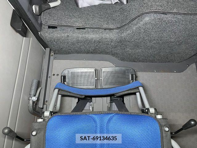 Nissan Caravan 2011-02 263636-8