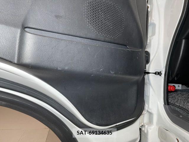 Nissan Caravan 2011-02 263636-24