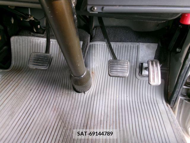 Isuzu Fargo 1985-04 202778-11