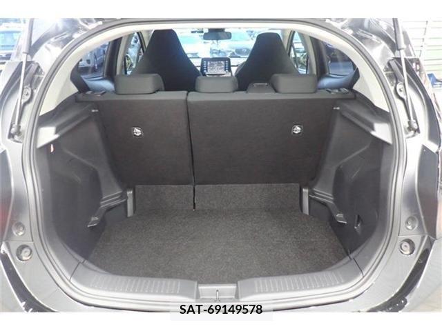 Toyota AQUA 2022-01 389258-26