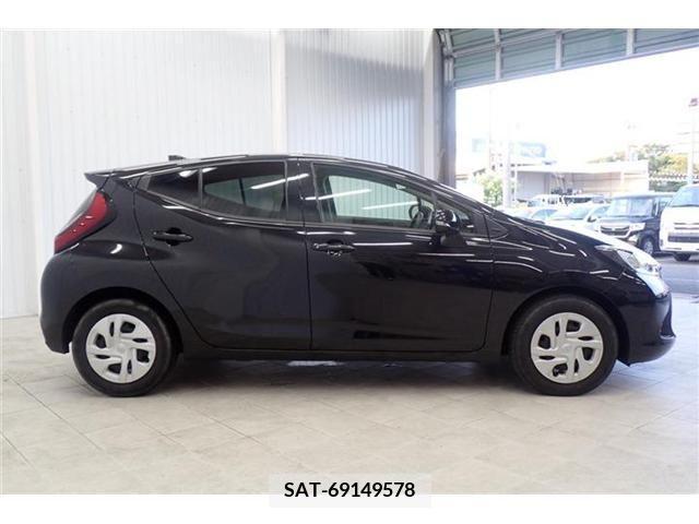Toyota AQUA 2022-01 389258-29