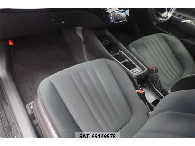 Toyota AQUA 2022-01 389258-25