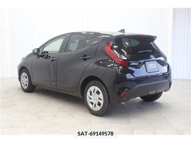 Toyota AQUA 2022-01 389258-6