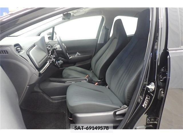 Toyota AQUA 2022-01 389258-24