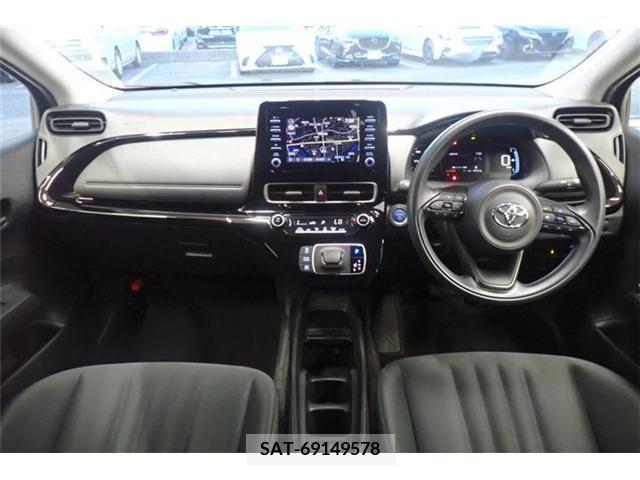 Toyota AQUA 2022-01 389258-9