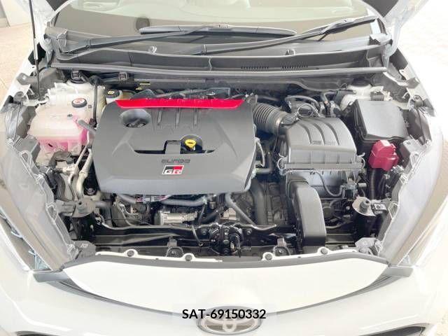 Toyota YARIS 2021-03 304817-16