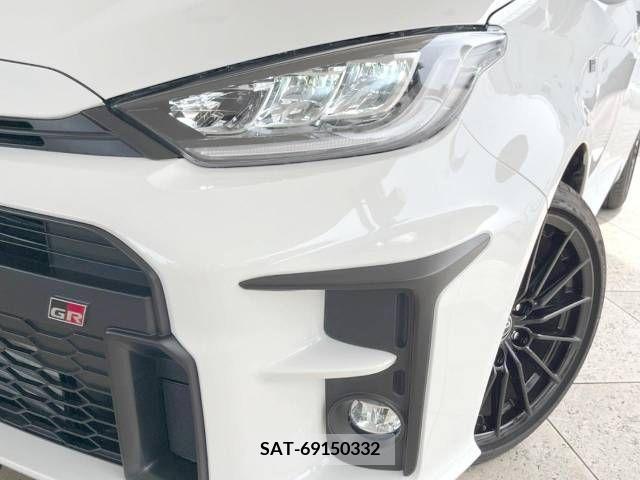 Toyota YARIS 2021-03 304817-5