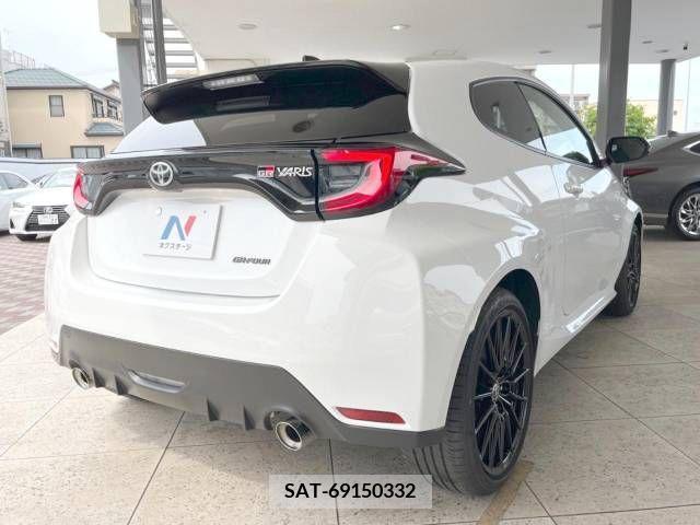Toyota YARIS 2021-03 304817-15