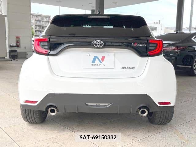 Toyota YARIS 2021-03 304817-13