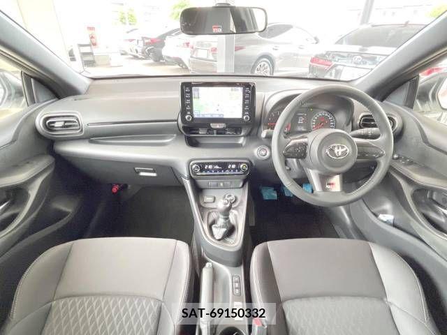 Toyota YARIS 2021-03 304817-1