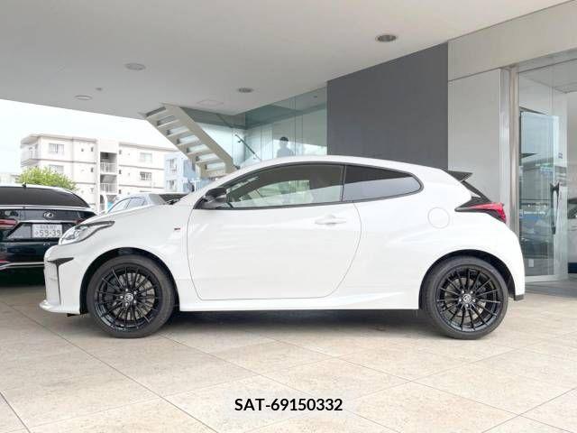 Toyota YARIS 2021-03 304817-19