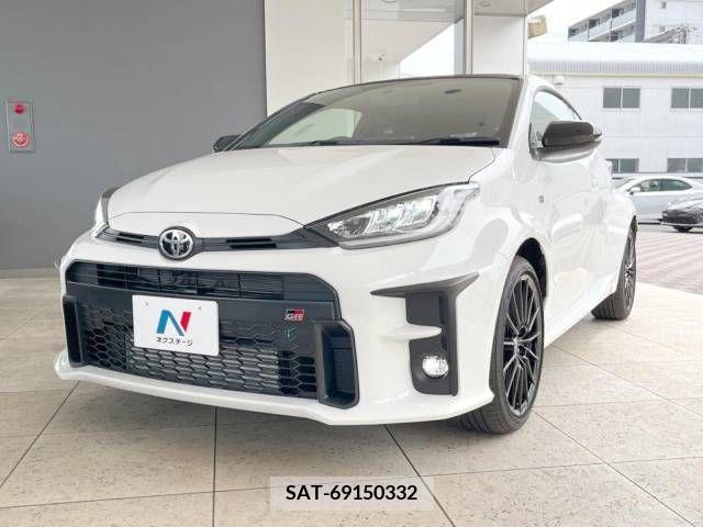 Toyota YARIS 2021-03 304817-18
