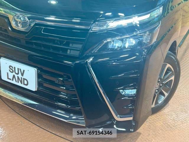 Toyota VOXY 2021-06 321679-12