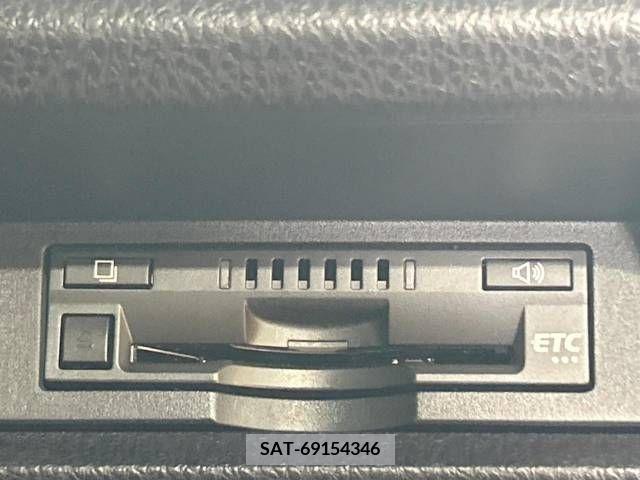 Toyota VOXY 2021-06 321679-7