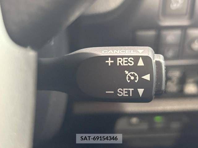 Toyota VOXY 2021-06 321679-6