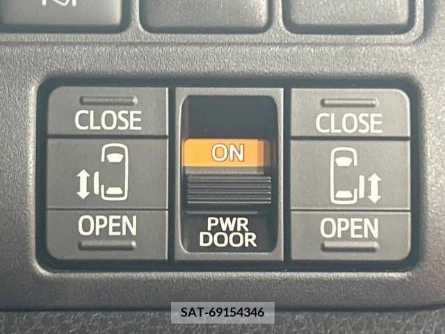 Toyota VOXY 2021-06 321679-5
