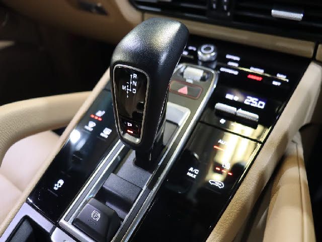 Porsche CAYENNE 2019-10 193058-16