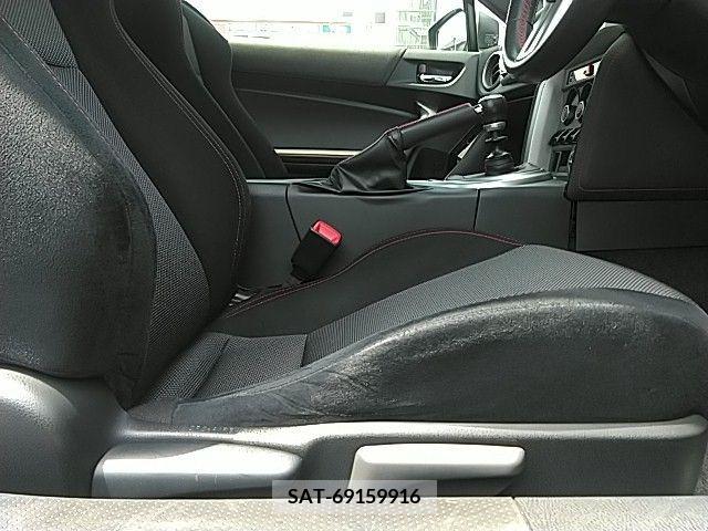 Subaru BRZ 2013-08 335732-15