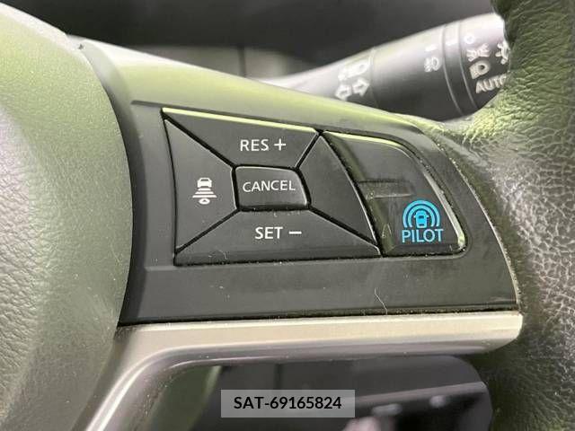 Nissan SERENA 2018-04 339990-7