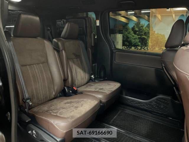 Toyota ESQUIRE 2019-08 337557-8