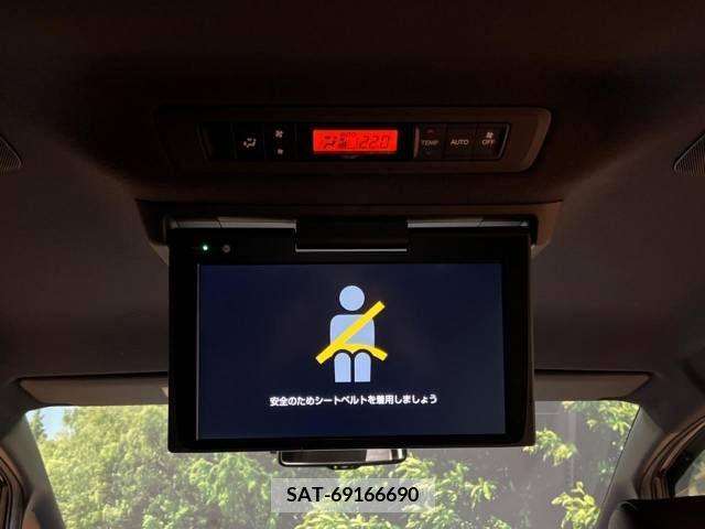 Toyota ESQUIRE 2019-08 337557-4