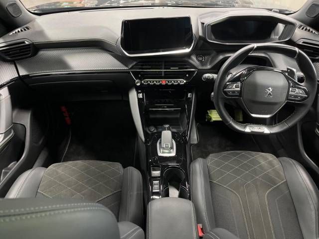 Peugeot 2008 2021-06 27428-1