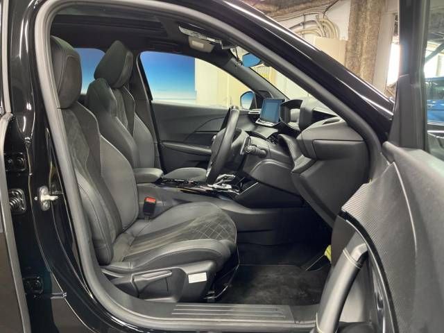 Peugeot 2008 2021-06 27428-8