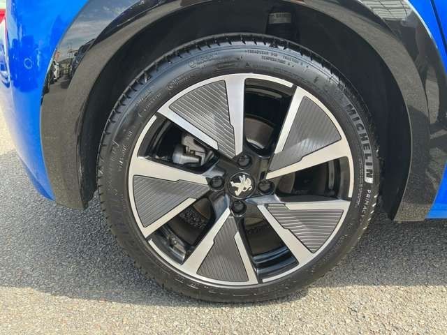 Peugeot 208 2020-11 11997-17