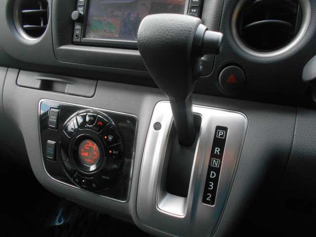 Nissan Caravan 2018-05 3503-5