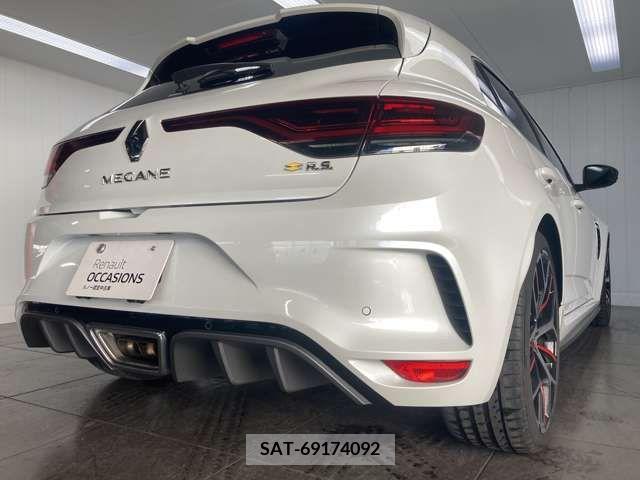 Renault MEGANE 2021-07 374292-13