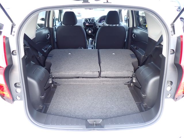 Nissan NOTE 2018-05 2057-18