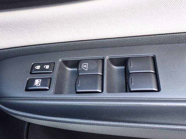 Nissan NOTE 2018-05 2057-9