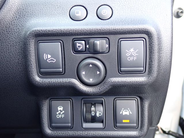 Nissan NOTE 2018-05 2057-8