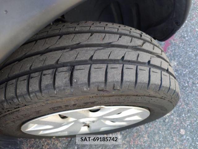 Nissan JUKE 2011-10 320498-26