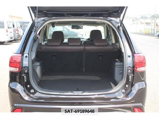 Mitsubishi OUTLANDER PHEV 2015-09 350629-18