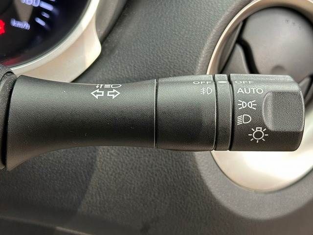 Nissan JUKE 2013-03 23605-15