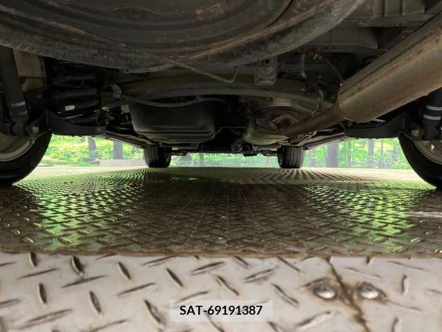 Toyota VELLFIRE 2013-09 206768-19