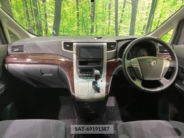 Toyota VELLFIRE 2013-09 206768-1
