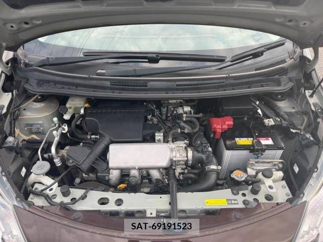 Nissan NOTE 2014-10 302366-18
