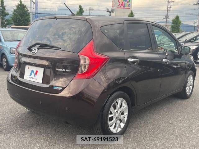 Nissan NOTE 2014-10 302366-17