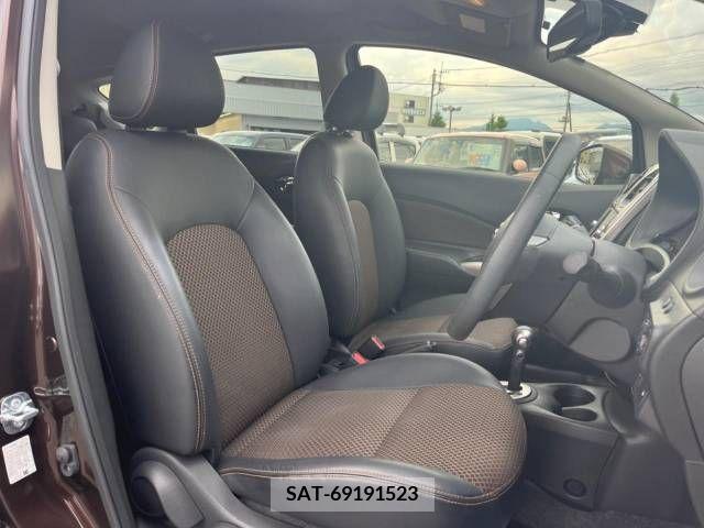 Nissan NOTE 2014-10 302366-8