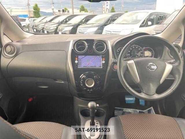 Nissan NOTE 2014-10 302366-1