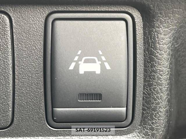 Nissan NOTE 2014-10 302366-5