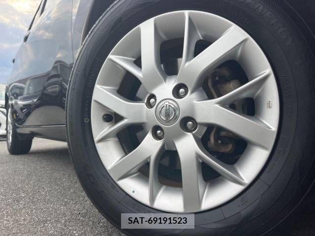 Nissan NOTE 2014-10 302366-13