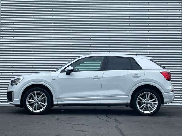 Audi Q2 2019-02 10181-11