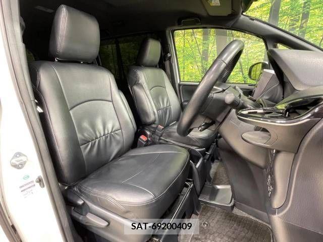 Toyota VOXY 2017-09 289204-8