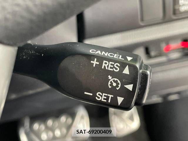 Toyota VOXY 2017-09 289204-6