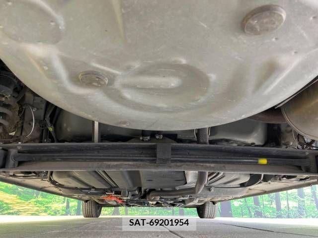 Toyota SIENTA 2016-08 350341-19