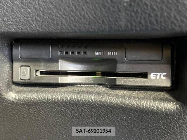 Toyota SIENTA 2016-08 350341-6