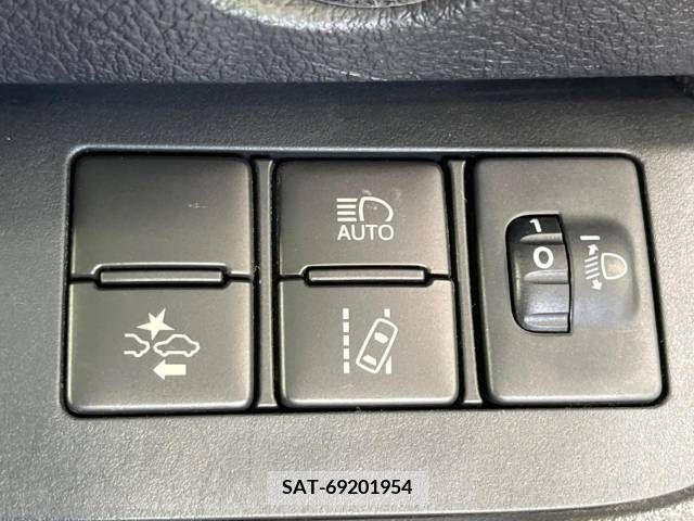 Toyota SIENTA 2016-08 350341-5